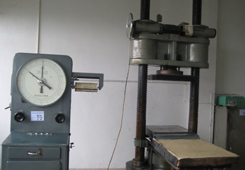 200 ton pressure testing machine